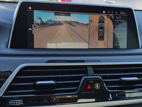 Certified 2022 BMW 750i xDrive w/ Executive Package image 16