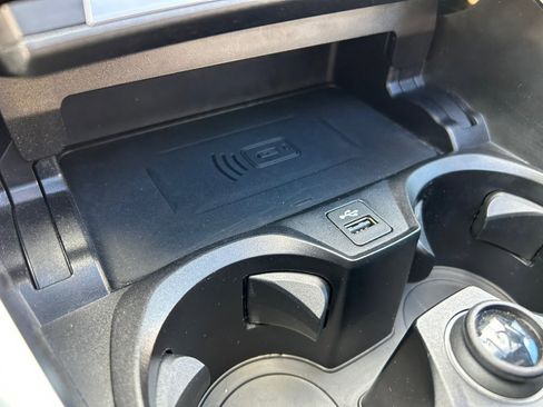 Used 2023 BMW i4 eDrive40 image 36