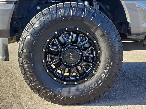 Used 2022 Ford F350 Platinum w/ FX4 Off-Road Package image 19