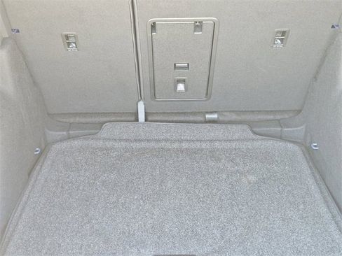 Used 2024 Volkswagen Taos SE image 32