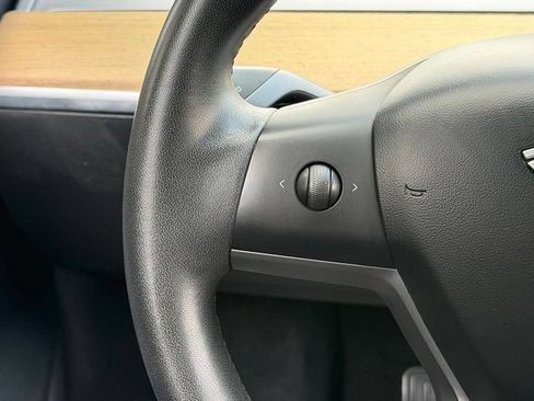Used 2020 Tesla Model 3 Standard Range Plus RWD image 43