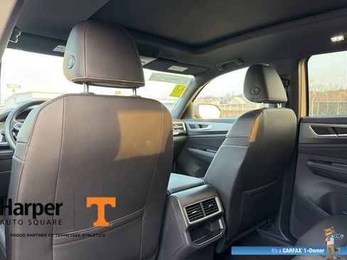 Used 2025 Volkswagen Atlas Cross Sport SE w/ Panoramic Sunroof Package image 11
