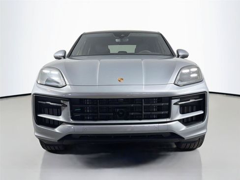 Used 2025 Porsche Cayenne Coupe AWD/4WD image 10
