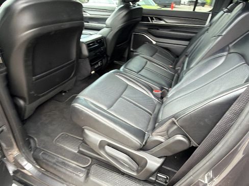 Used 2024 Jeep Wagoneer Series II w/ Flexible Seating Group RWD image 24
