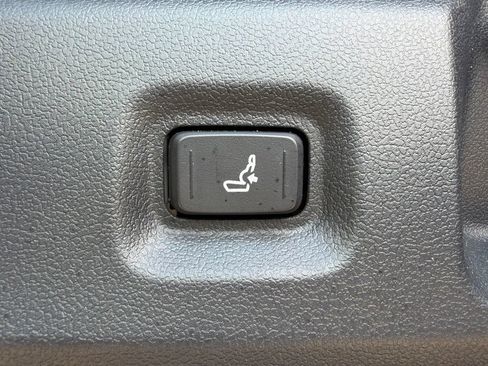 Used 2026 Toyota Tacoma SR5 RWD image 19