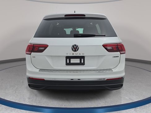 Certified 2023 Volkswagen Tiguan SE w/ Panoramic Sunroof Package AWD/4WD image 6
