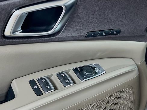 New 2026 Kia Carnival EX image 18