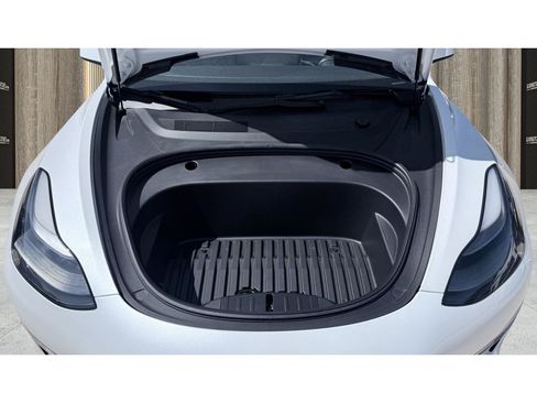 Used 2023 Tesla Model 3 Standard Range RWD image 16