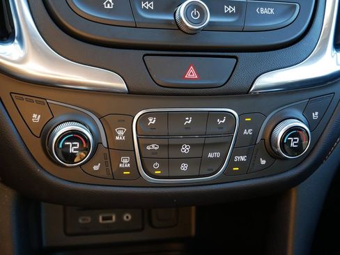 Used 2021 Chevrolet Equinox Premier image 23