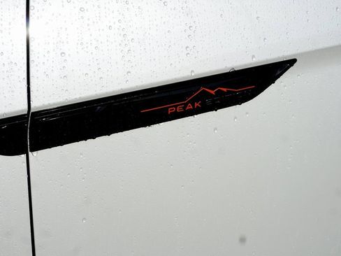 New 2026 Volkswagen Atlas Peak Edition image 3