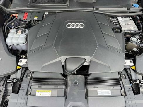 Used 2021 Audi Q8 Prestige w/ Prestige Package AWD/4WD image 9