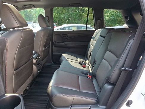 Certified 2024 Honda Passport Black Edition image 11