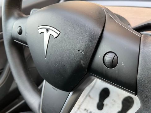 Used 2020 Tesla Model 3 Standard Range Plus image 27