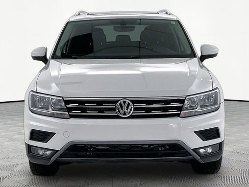 Used 2018 Volkswagen Tiguan SEL AWD/4WD image 2