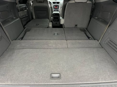 Used 2017 GMC Acadia Limited SLT image 17