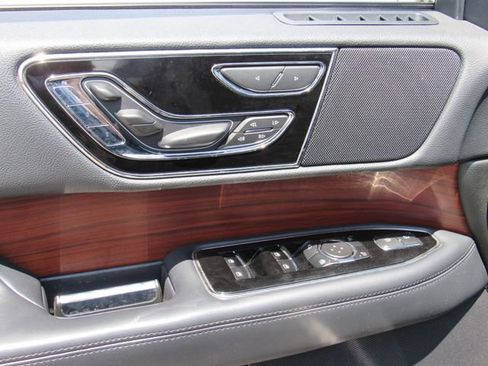 Used 2023 Lincoln Navigator Reserve AWD/4WD image 21