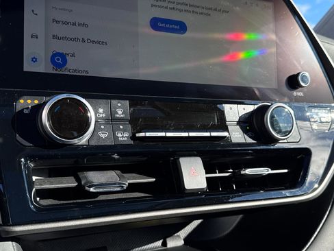 Used 2023 Toyota Highlander XLE image 22