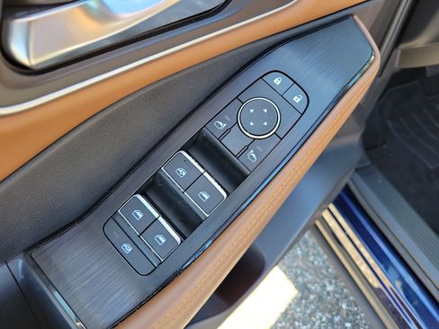 Used 2024 Nissan Rogue Platinum w/ Platinum Premium Package image 22