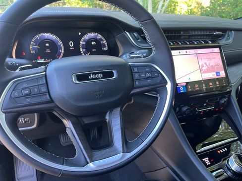 New 2025 Jeep Grand Cherokee Limited w/ Trailer Tow Package image 11