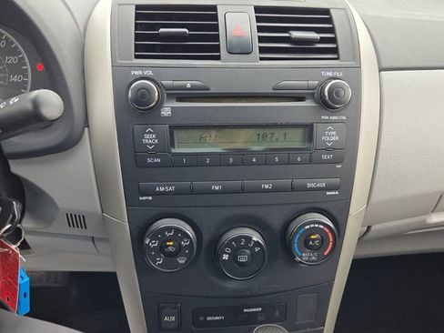 Used 2013 Toyota Corolla L FWD image 20