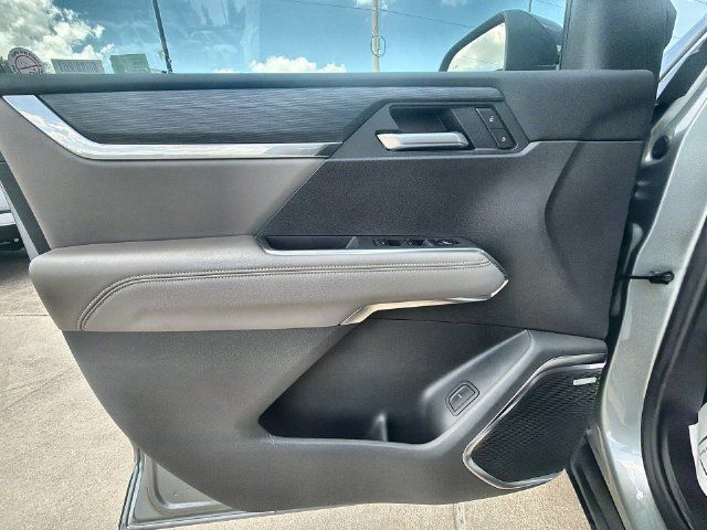 Certified 2026 GMC Acadia Elevation w/ Elevation Premium Package FWD image 21