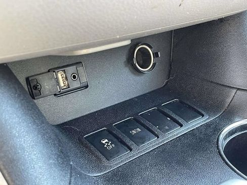 Used 2016 Toyota Highlander LE FWD image 28