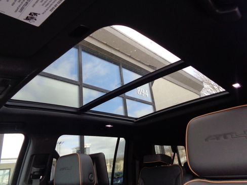 Used 2023 GMC Yukon XL AT4 w/ Technology Package image 16