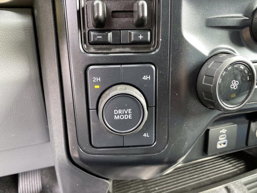 Used 2025 Ford F550 4x4 Regular Cab Super Duty image 23