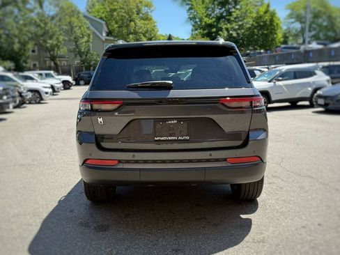 New 2026 Jeep Grand Cherokee Limited w/ Limited Altitude Package AWD/4WD image 10