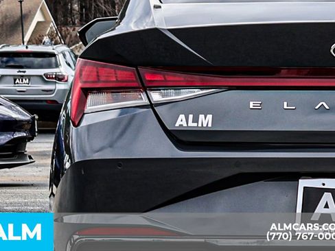 Used 2023 Hyundai Elantra Limited image 13