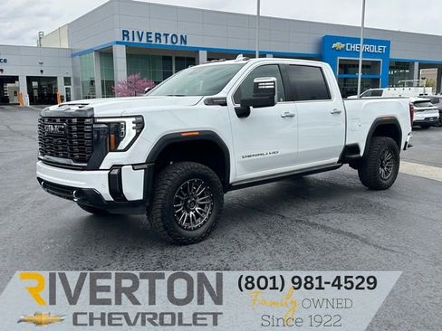 Used 2024 GMC Sierra 3500 Denali Ultimate image 2