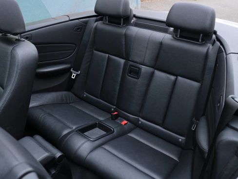 Used 2013 BMW 135i Convertible image 19