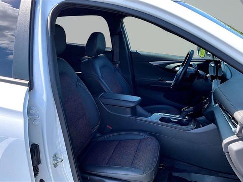 Used 2024 Buick Envista Preferred w/ Convenience I Package FWD image 8