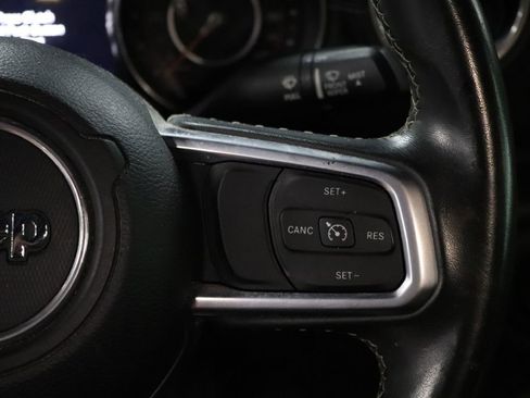 Used 2019 Jeep Wrangler Unlimited Sahara image 28