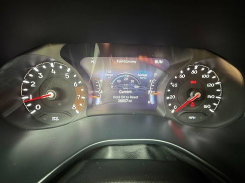 Used 2025 Jeep Compass Trailhawk AWD/4WD image 13