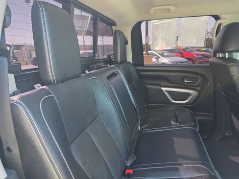 Used 2018 Nissan Titan PRO-4X w/ Pro-4x Convenience Package AWD/4WD image 36