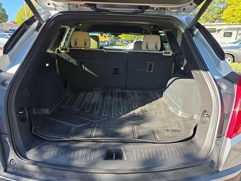 Used 2018 Cadillac XT5 FWD image 18