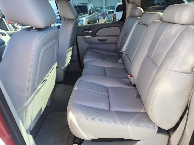Used 2011 Chevrolet Avalanche LT w/ Luxury Package AWD/4WD image 26
