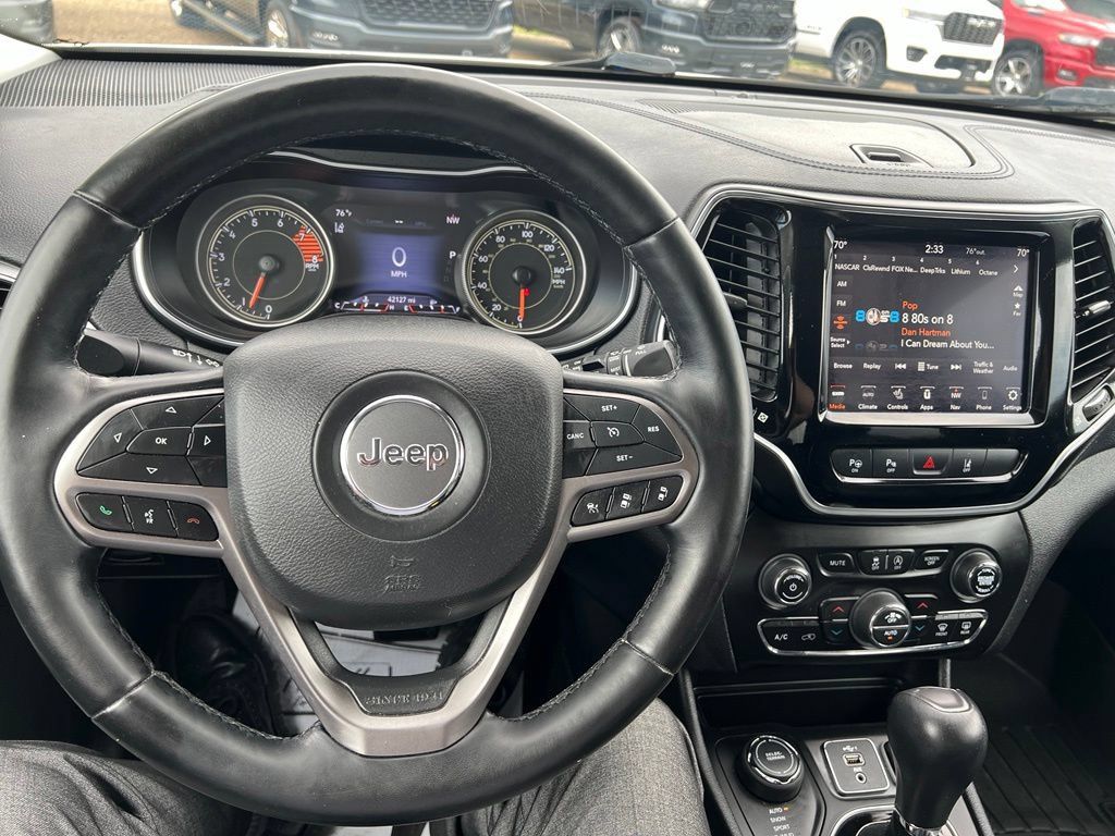 Used 2020 Jeep Cherokee Limited w/ Technology Group AWD/4WD image 28