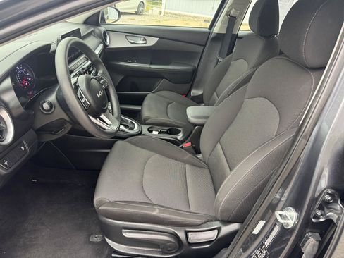 Used 2023 Kia Forte LXS FWD image 8