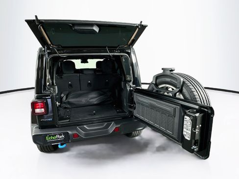 Used 2024 Jeep Wrangler Unlimited w/ Technology Group AWD/4WD image 26