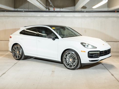 Used 2023 Porsche Cayenne Turbo AWD/4WD image 7