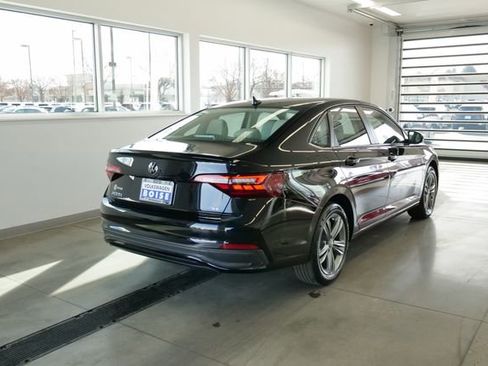 Used 2022 Volkswagen Jetta SE image 6