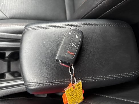 Used 2023 Jeep Compass Latitude AWD/4WD image 22