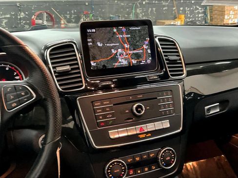 Used 2018 Mercedes-Benz GLE 350 image 9