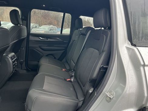 New 2026 Jeep Grand Cherokee Laredo AWD/4WD image 17