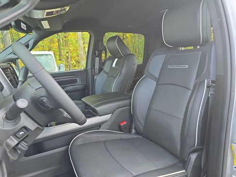 New 2026 RAM 2500 Laramie AWD/4WD image 15