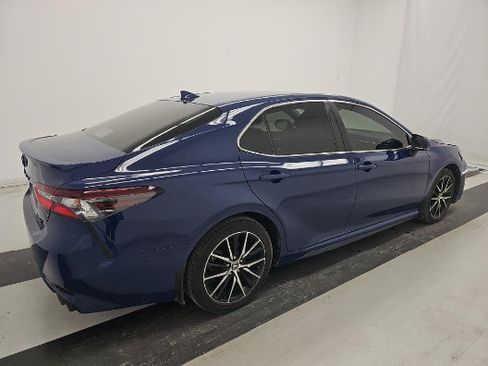 Used 2023 Toyota Camry SE FWD image 4