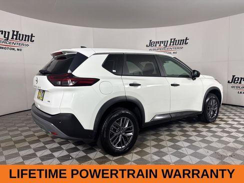 Used 2023 Nissan Rogue S image 5