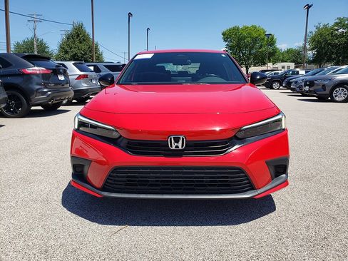 Used 2023 Honda Civic Sport image 2